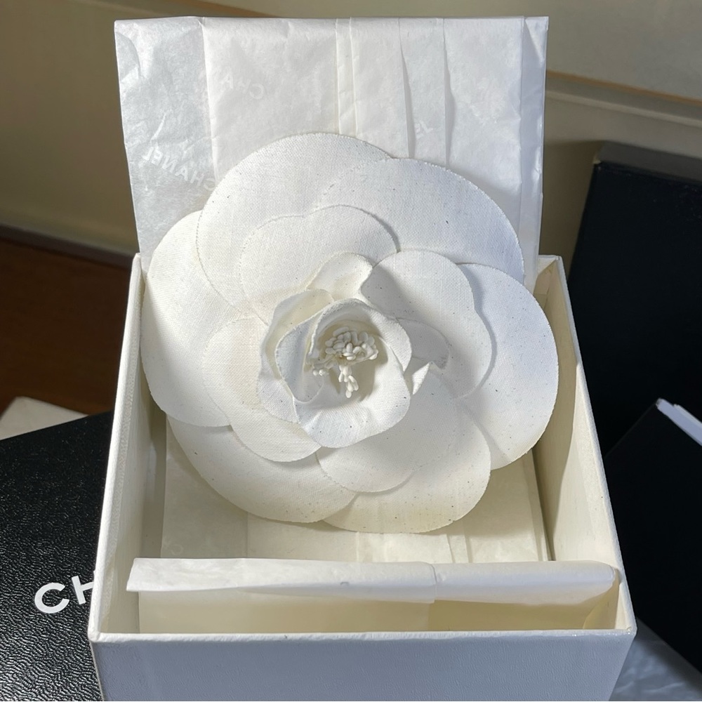 CHANEL 4 Piece Bundle - Picture 12 of 15